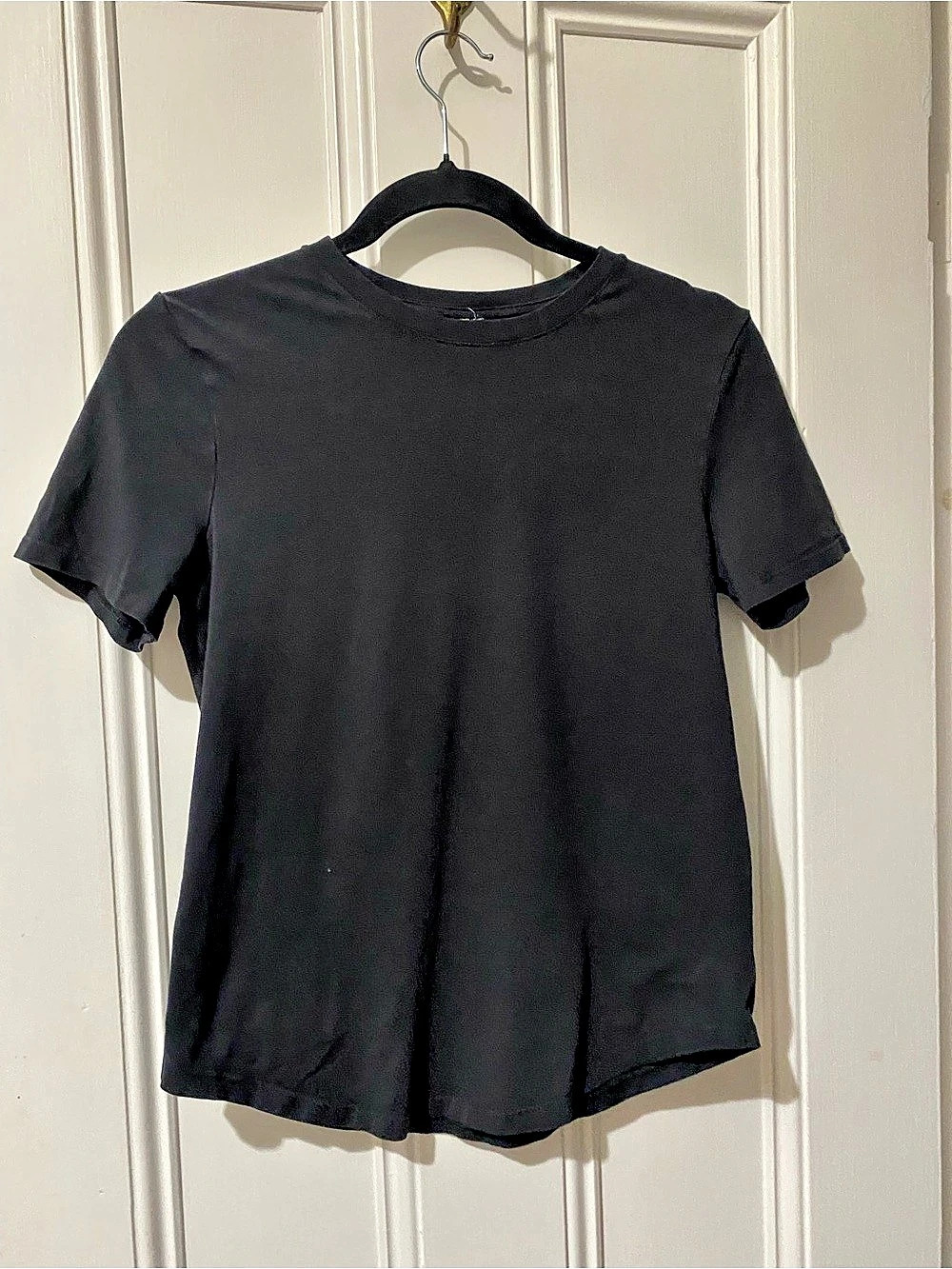 lululemon Love Crew T-Shirt Short Sleeve Tee in Black good condition size 4